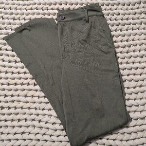 True Classic Mens Comfort Chinos Military Green - 34x33 - EUC
